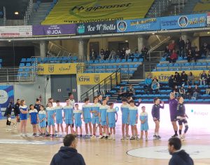 section handball des maristes - accompagne les joueuses de Toulon Métropole Var