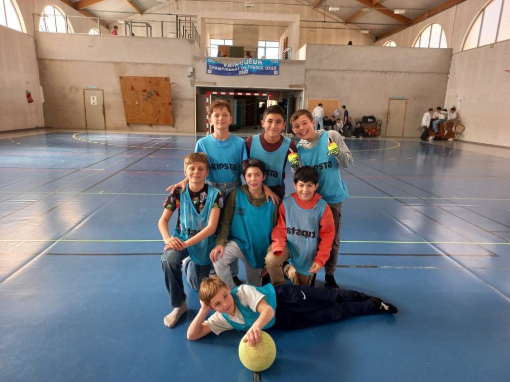 Tournois de foot au collège Tournois de foot au collège : le sport à l'honneur pendant la pause méridienne !