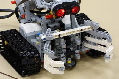 cropped-robot.jpg