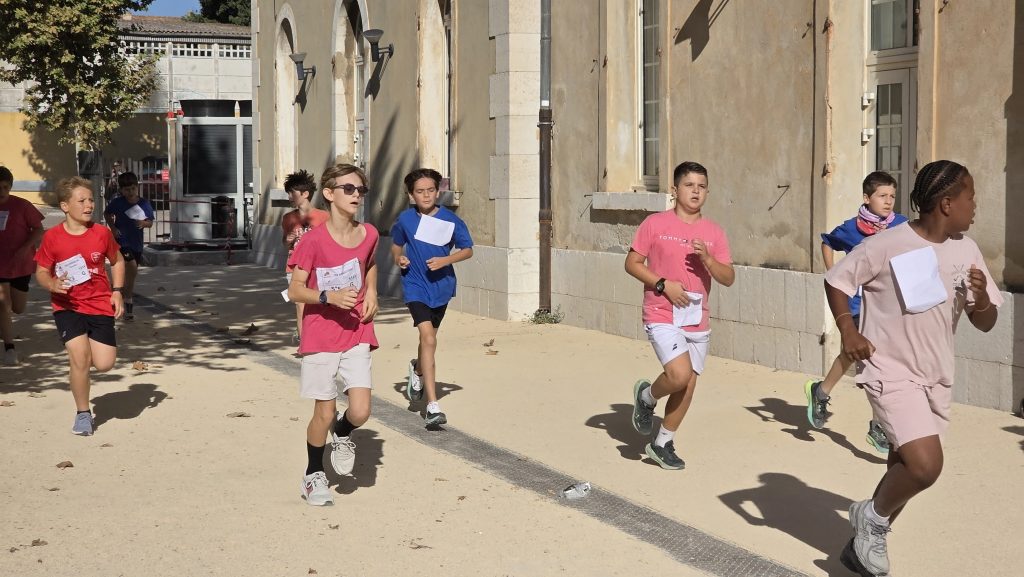 cross institution sainte marie - octobre rose