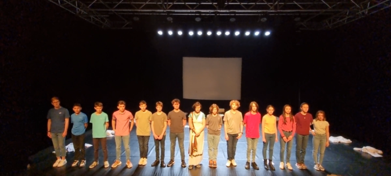 théâtre comoni 2022 3ème1 (11)