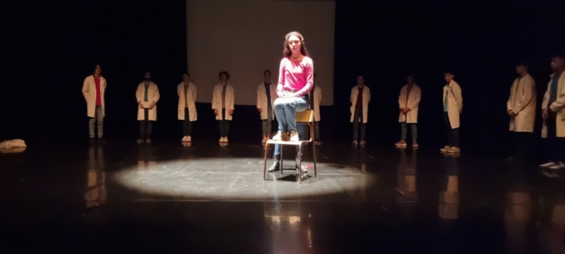 théâtre comoni 2022 3ème1 (18)