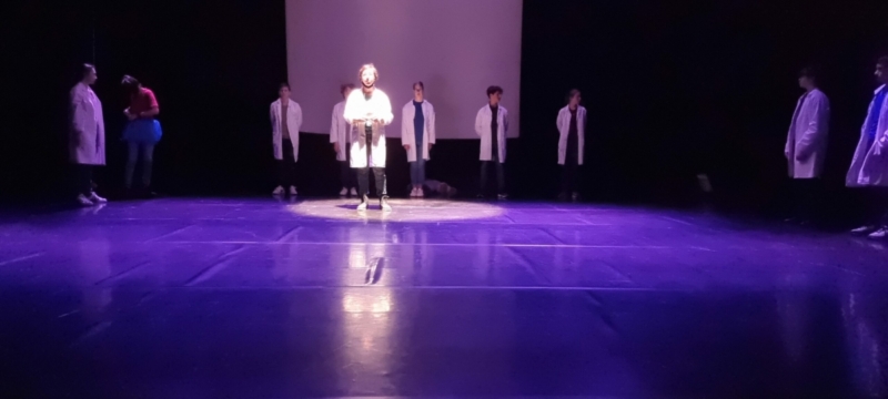 théâtre comoni 2022 3ème1 (4)