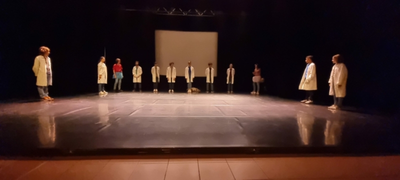 théâtre comoni 2022 3ème1 (5)
