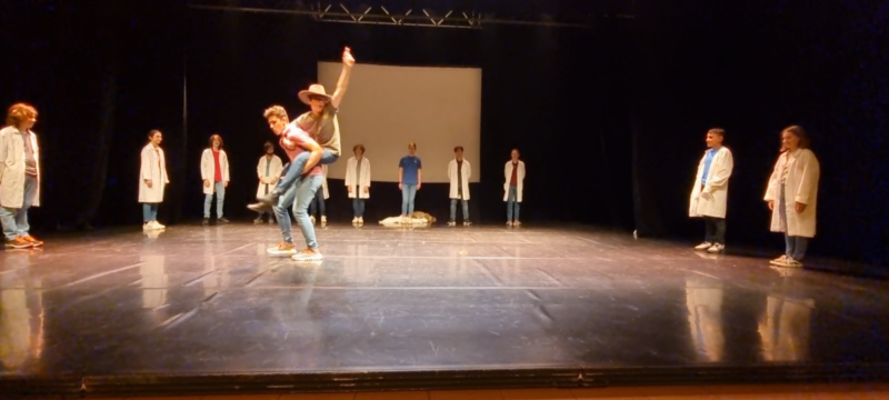 théâtre comoni 2022 3ème1 (6)
