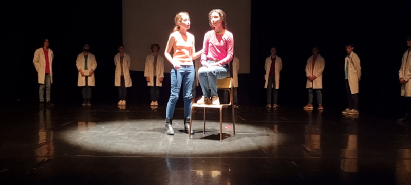 théâtre comoni 2022 3ème1 (7)