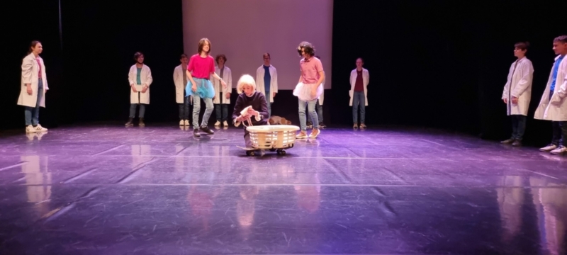 théâtre comoni 2022 3ème1 (8)