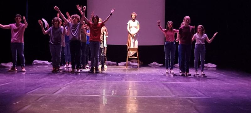 théâtre comoni 2022 3ème1 (9)